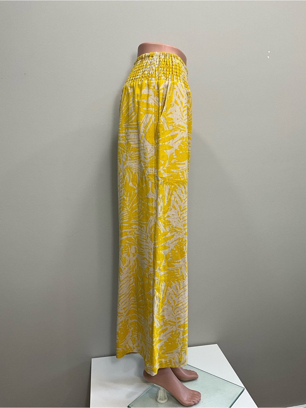 Tahari Yellow and White Wide Leg Pants - Picture 3 of 11